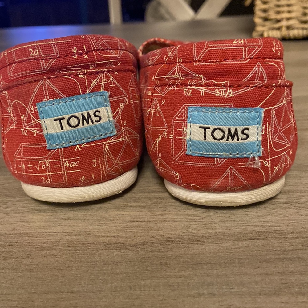 TOMS shoes size 6.5 - Picture 2 of 4